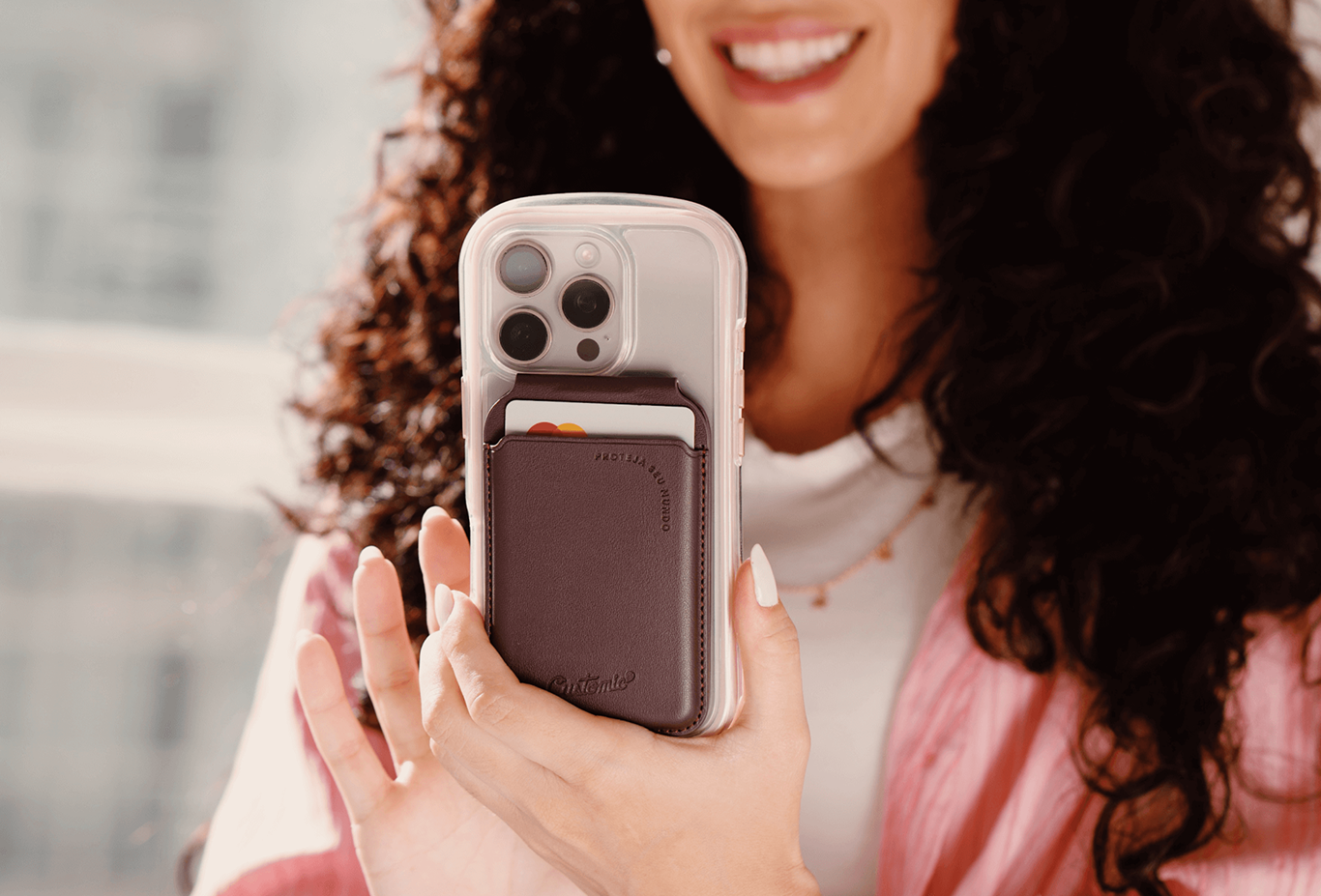 Imagem modelo usando o produto