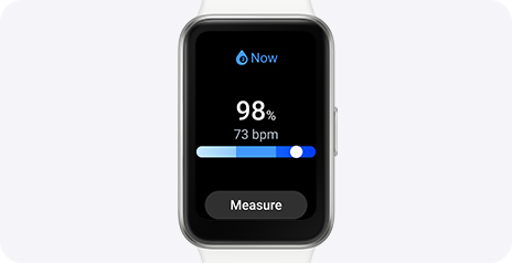 Vemos um Galaxy Fit3 com o recurso de medição do nível de oxigênio no sangue aberto, com um botão de início de medição no visor.