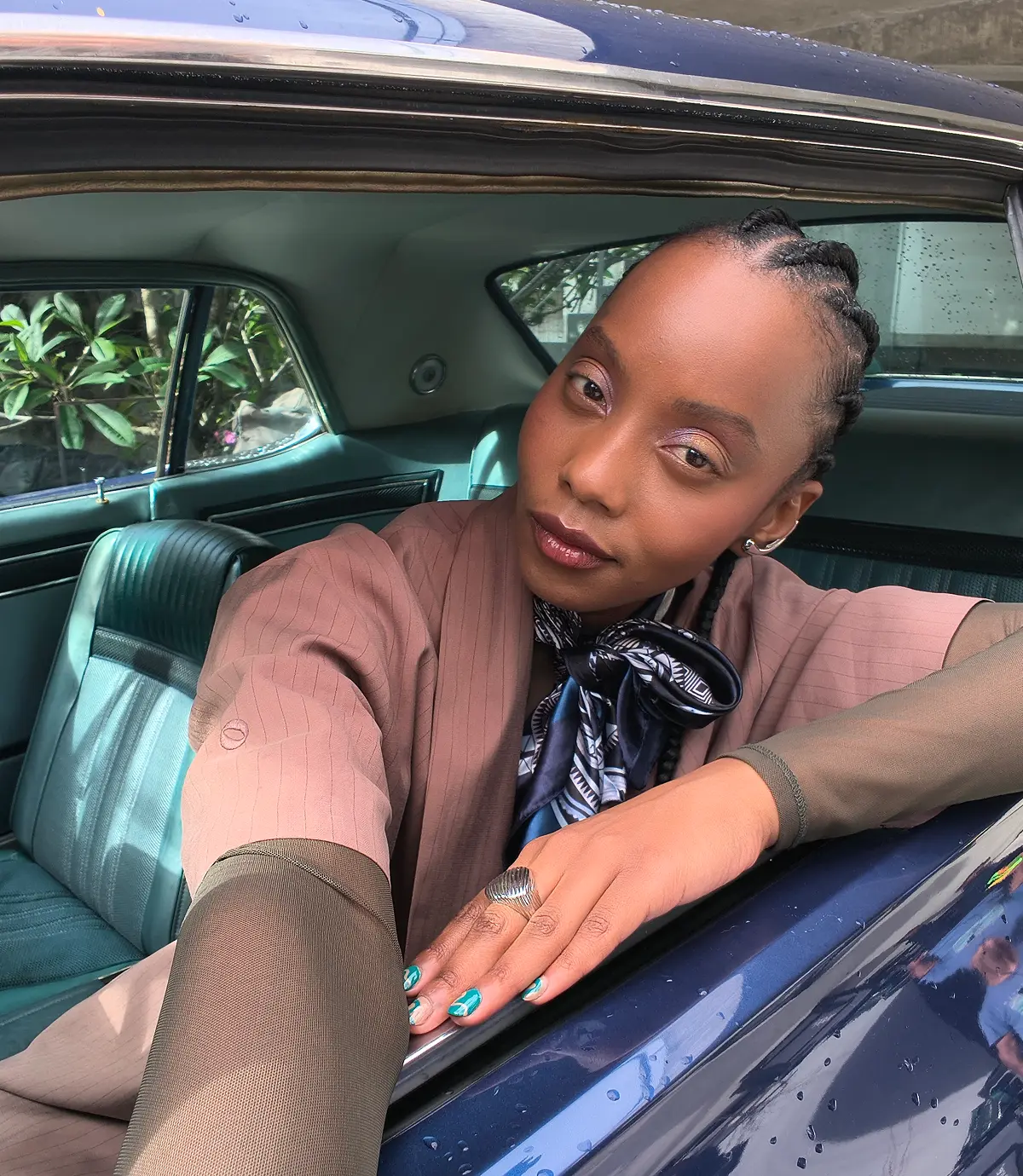 <b style="font-weight: 700;font-size: 36px;">Selfies deslumbrantes em alta resolução</b>