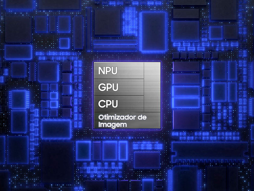 O chip personalizado do Galaxy S26 Ultra aparece com NPU, GPU, CPU e Otimizador de Imagem Personalizado À medida que ele desce, a luz se espalha pelo restante da placa. Ao afastar o zoom, vemos a tela principal do Galaxy S26 Ultra. O chip original se transforma e passa a exibir “AI”.